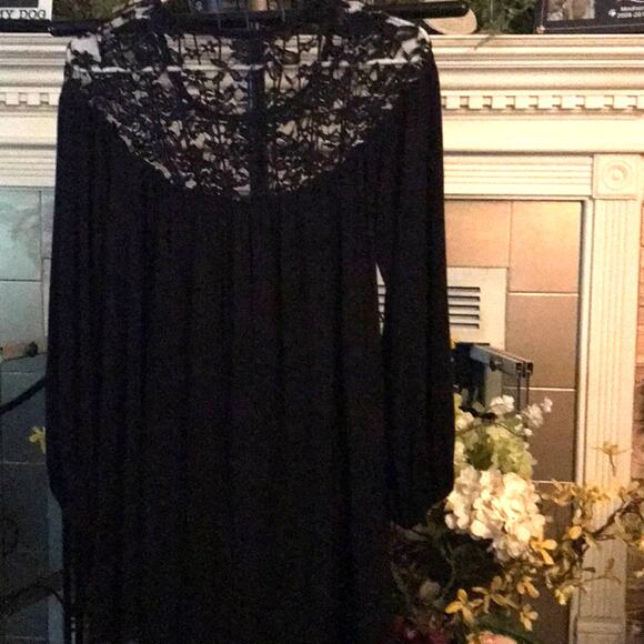 Emerald Sz S LS qauze flowy bottom upper Black lace inset - Picture 2 of 6